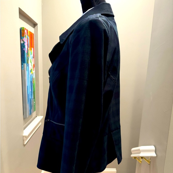 NWOT Cabi Tartan Jacket. Size 14. Green/blue tartan plaid. - Picture 4 of 10